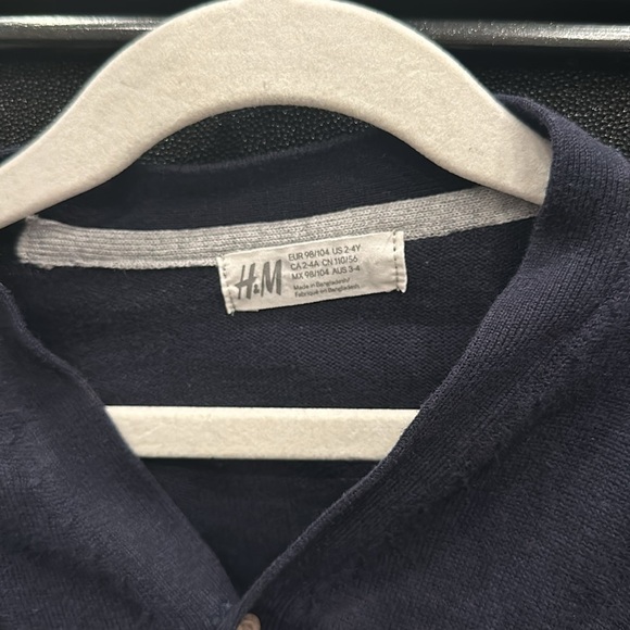 H&M BOYS CARDIGAN WITH GRAY ELBOW PATCH. GREAT CONDITION - Picture 3 of 6